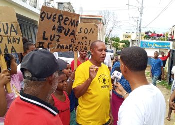 Sector Luz María 5 exige solución a problemas del agua y denuncia abandono oficial