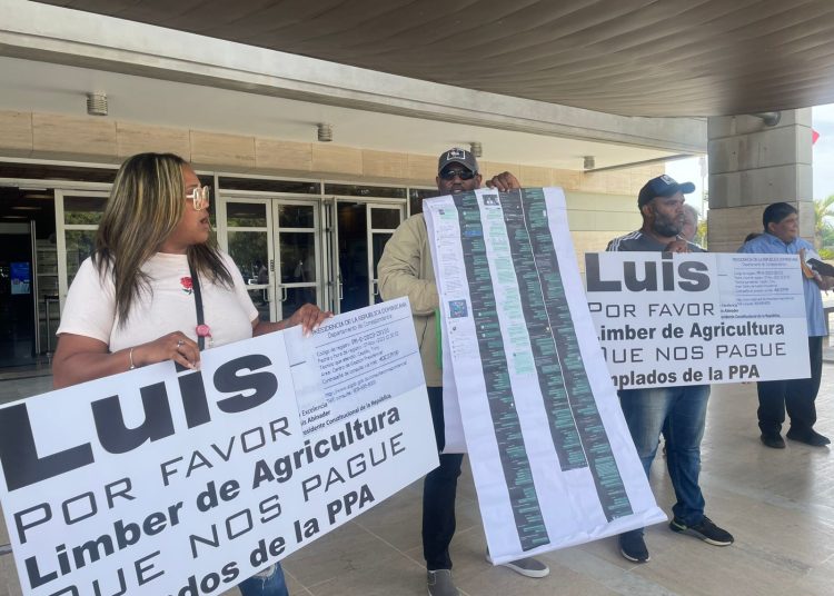 Excontratistas denuncian Agricultura les adeuda más de 4 millones de pesos