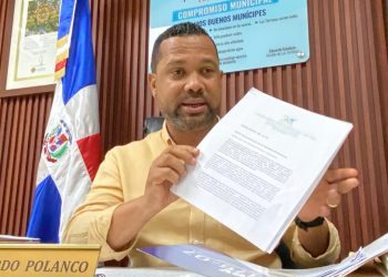 Alcalde Eduardo Esteban se pronuncia sobre situación de la caseta en el parquesito de la playa de Las Terrenas