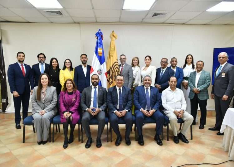 JCE presenta el proyecto de la nueva cédula a miembros de Participación Ciudadana y del CODESSD