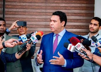 Senadores recibirán hoy a sindicatos y empresarios para definir reforma laboral