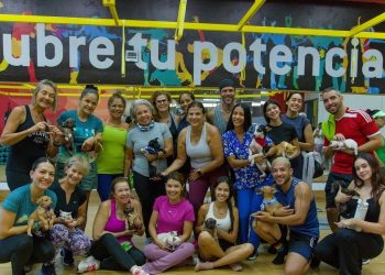 Gold´s Gym realizó clase de Puppy Yoga junto a la fundación PIM Margarita
