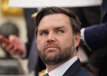 Vance compara a Ucrania con un «pozo sin fondo» para el dinero de EE.UU.