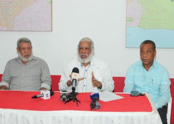 Hubieres advierte que no hay justificación para aumento de combustibles y denuncia monopolio en el sector