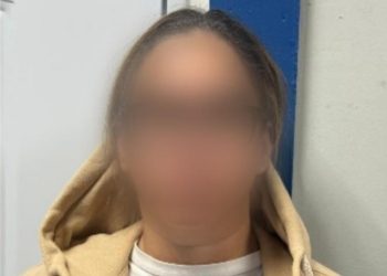 Apresan mujer acusada de estafar a comerciante con falsa inversión en servicios digitales en Santiago