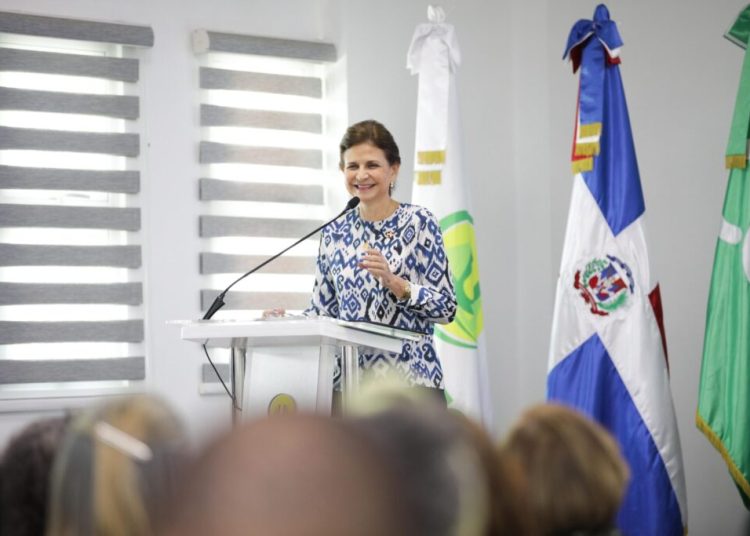 Raquel Peña resalta aportes de la mujer dominicana en lanzamiento de libro de la Cooperativa La Unión