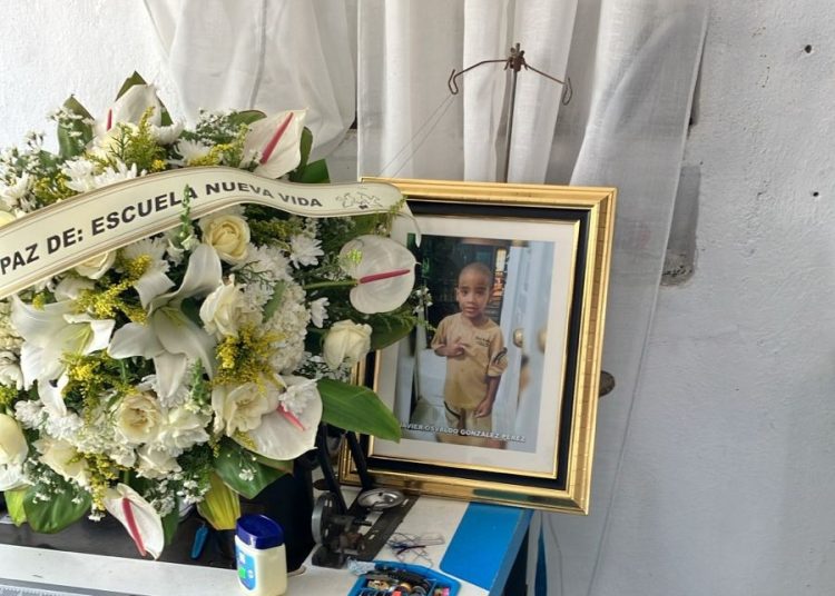 Familiares de niño de 6 años que murió aplastado por una pared piden justicia