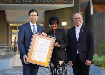 Cultura inaugura la Bienal de Artes Visuales dedicada a la pintora Elsa Núñez