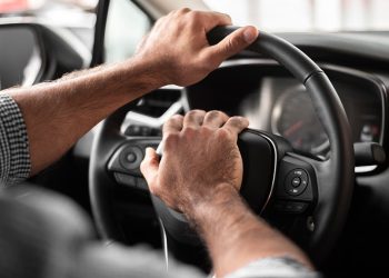 Conductor de aplicación de Taxy Lyft dijo estar vivo de milagro tras recibir un impacto de bala en Richmond Virginia