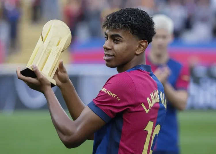Lamin Yamal repite como candidato al trofeo Kopa al que también aspiran Cubarsí y Huijsen