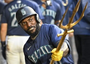 Randy Arozarena conecta jonrón y guía a los Marineros a barrida sobre Medias Blancas