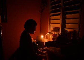 Sectores de la capital amanecen al grito por intensos apagones