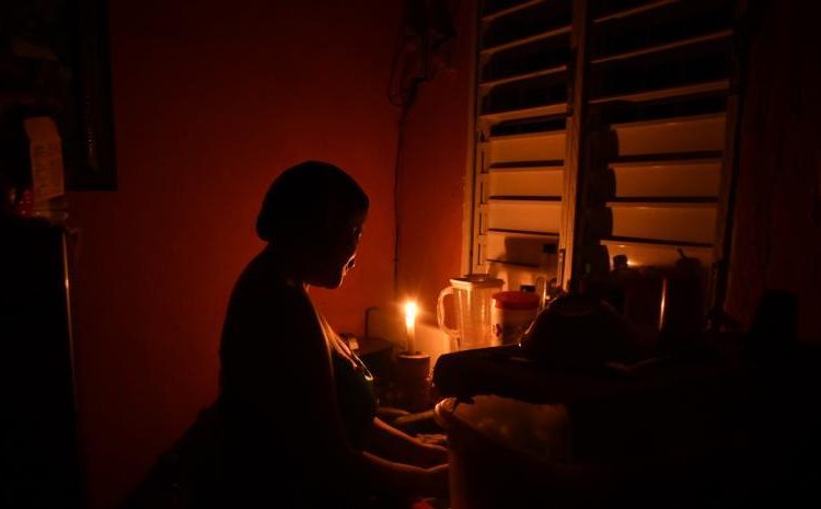 Sectores de la capital amanecen al grito por intensos apagones