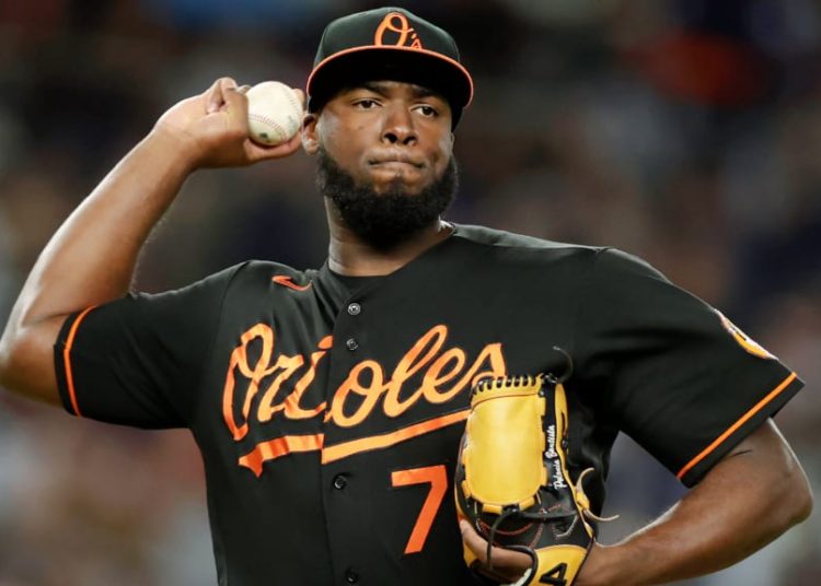 Félix Bautista se somete a cirugía en el hombro y estaría fuera al menos 12 meses