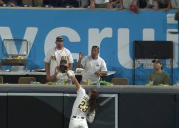 Tatis Jr. le roba jonrón a Rafael Devers y Padres se colocan a un juego del primer lugar