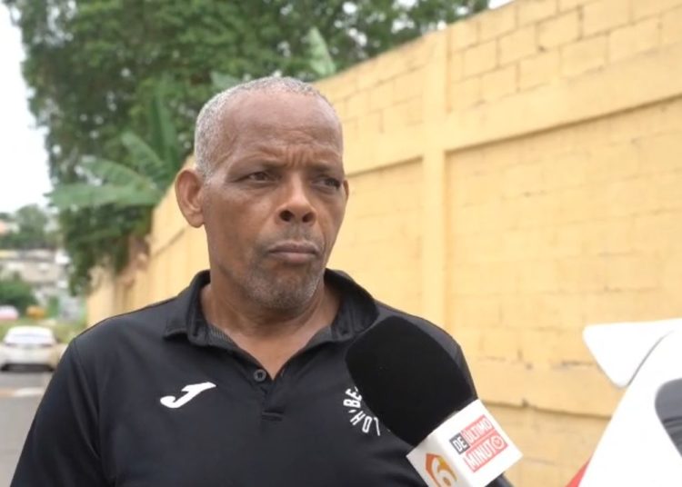 Residentes en el sector Los Ríos piden intervención de las autoridades ante posible peligro por huracán Erin