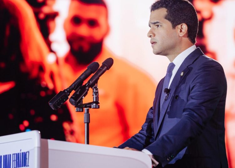 Omar Fernández rinde cuentas de su primer año de gestión como senador