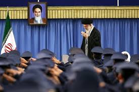 A Irán se le acumulan los desafíos: amenaza de ataques, más sanciones y problemas internos