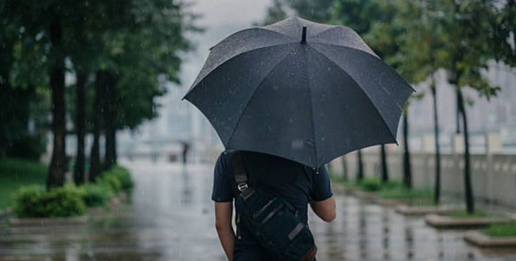 Huracán Erín está distante del área de pronóstico, pero sus remanentes nubosos continuarán generando aguaceros moderados