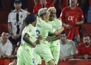 El Barça debuta con autoridad y vence 0-3 a un Mallorca que terminó con nueve jugadores