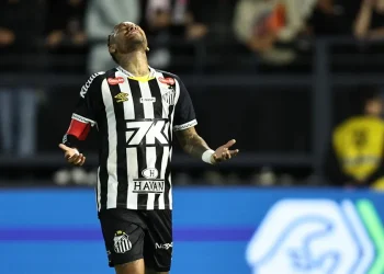 Vasco golea por 0-6 al Santos de Neymar ante atónita afición que da la espalda al equipo