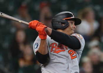 Resumen: Samuel Basallo, dominicano 955 en MLB, debuta con hit y dos remolques