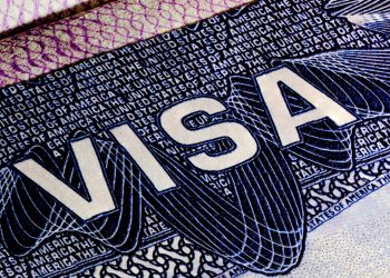 EE.UU. planea reducir duración de visados para estudiantes y periodistas