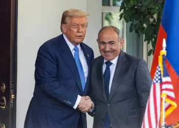 Armenia y Azerbaiyán firman ante Trump un acuerdo para poner fin a su conflicto