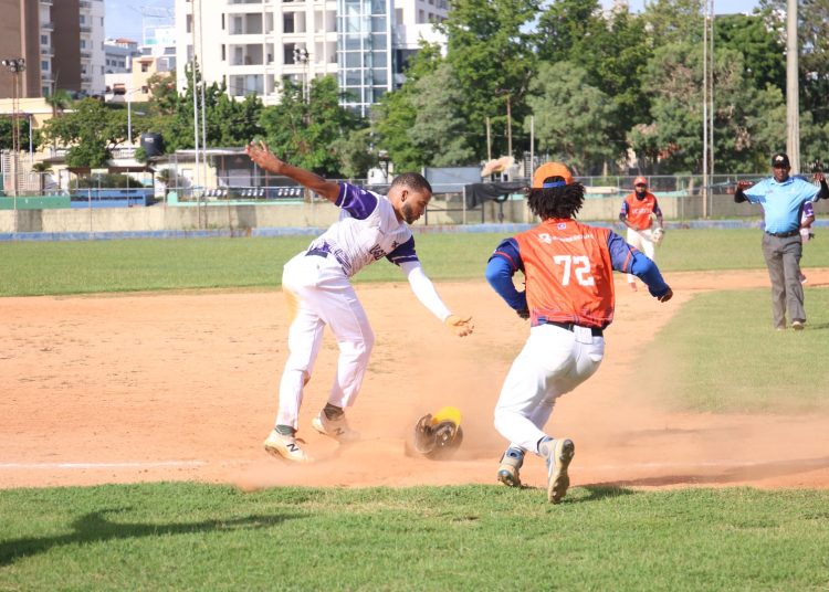 UASD y Unapec avanzan a final del Béisbol Universitario