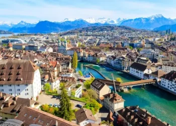 Suiza sigue negociando aranceles con EE.UU., que le empujan a afianzar sus lazos con la UE