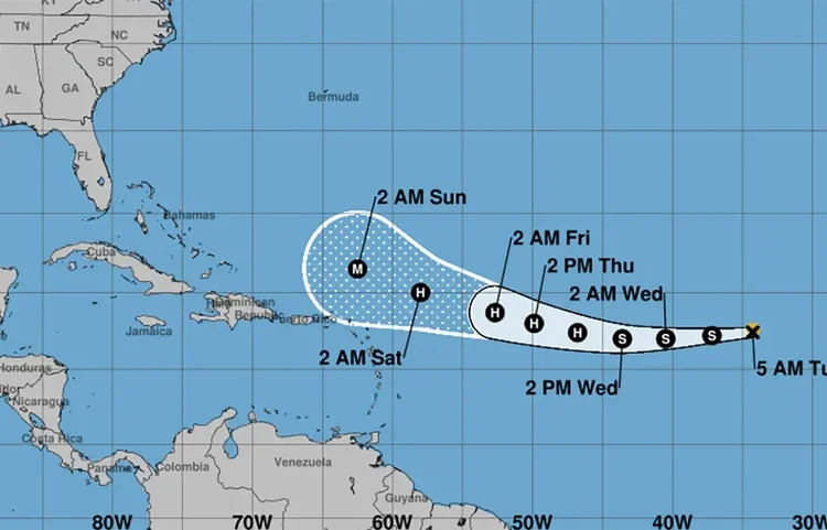 Puerto Rico se alista ante posible acercamiento de la tormenta Erin