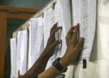 Al menos un fallecido y 38 desaparecidos tras el colapso de un internado en Indonesia