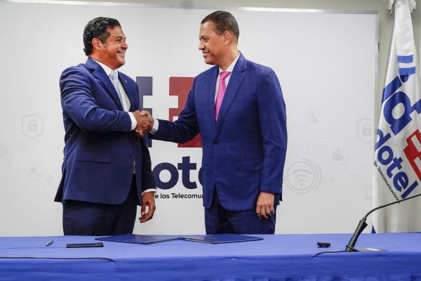 INDOTEL e Internet Society firman convenio promoverá acceso a conectividad e inclusión digital en el país | 3 | INDOTEL e Internet Society firman convenio promoverá acceso a conectividad e inclusión digital en el país - Noticias de hoy en República Dominicana | De Último Minuto