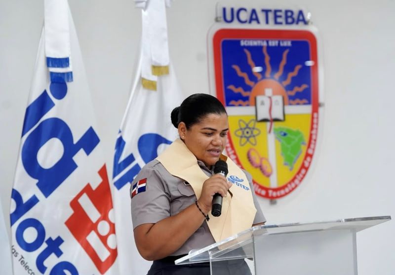 INDOTEL e INFOTEP gradúan en región Sur más de 100 oficiales policiales en habilidades digitales - Noticias de hoy en República Dominicana | De Último Minuto