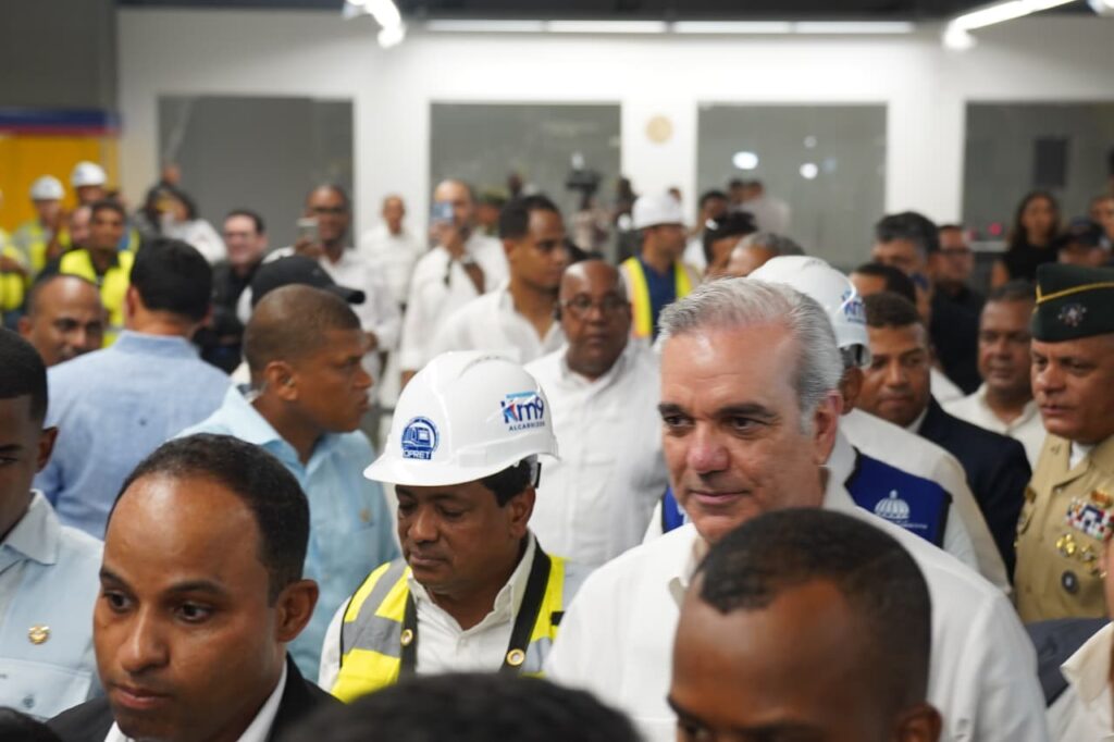 Abinader califica como un éxito prueba del Metro en Los Alcarrizos; reitera apertura en febrero de 2026 - Noticias de hoy en República Dominicana | De Último Minuto