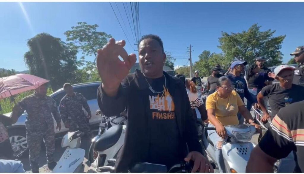 Comunitarios de Rincón de Yuboa reclaman puente seguro en la autopista Duarte - Noticias de hoy en República Dominicana | De Último Minuto