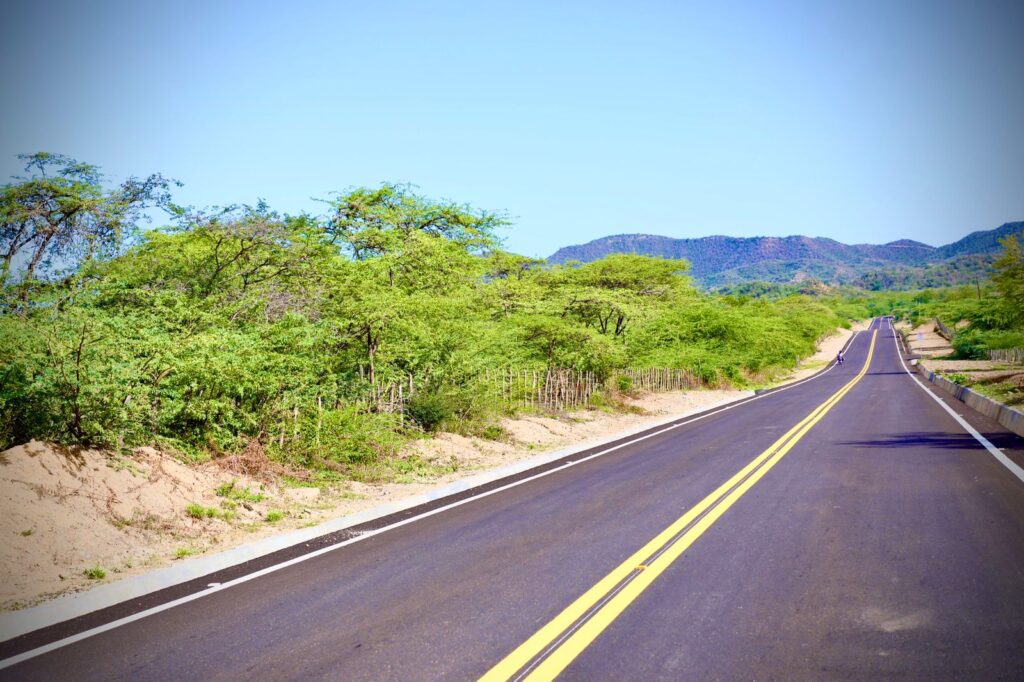 Con una inversión superior a RD$1,500 millones, Abinader entrega carretera que conecta Puerto Plata con Montecristi - Noticias de hoy en República Dominicana | De Último Minuto