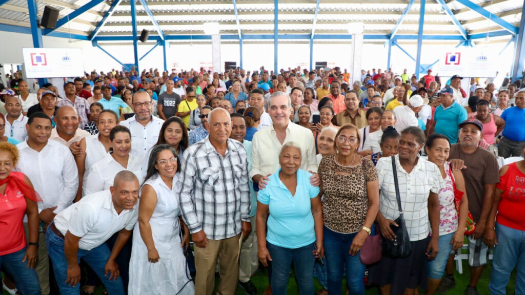 Abinader lanza programa de titulación que impactará a más de 25,000 personas en Puerto Plata | 3 | Abinader lanza programa de titulación que impactará a más de 25,000 personas en Puerto Plata - Noticias de hoy en República Dominicana | De Último Minuto