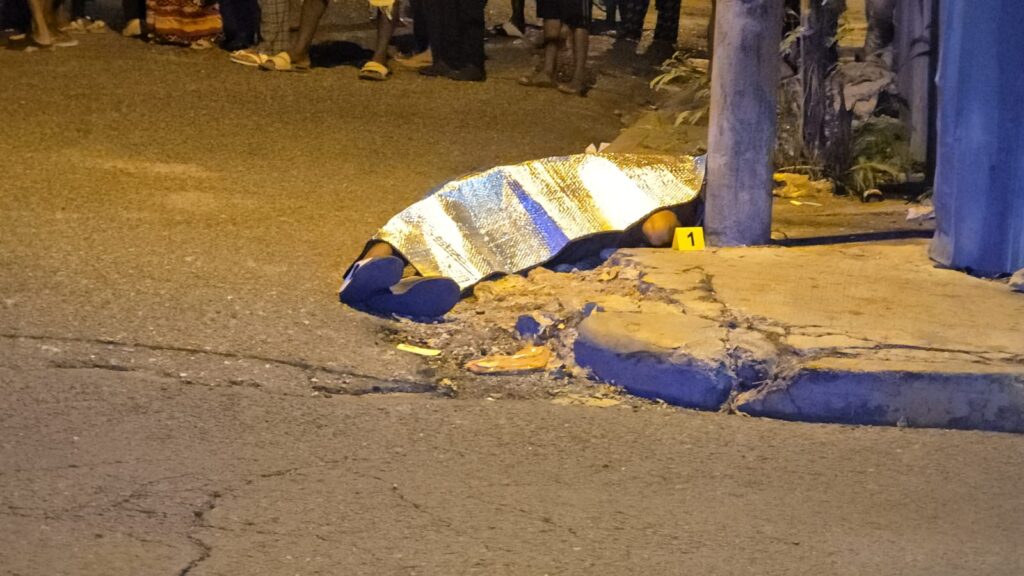 Hombre es ultimado a balazos frente a centro comercial en La Romana