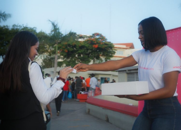 Presentan Amadita Mujer