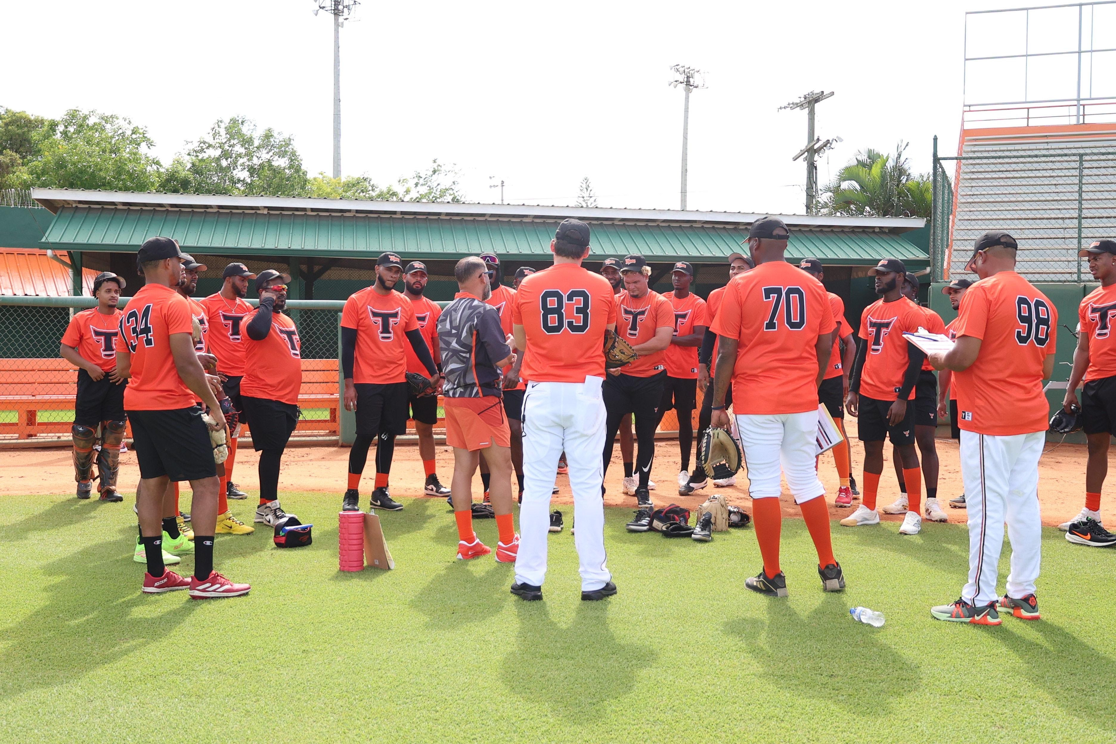 Toros dan inicio a Early Camp con 40 jugadores en el Corral - Noticias de hoy en República Dominicana | De Último Minuto