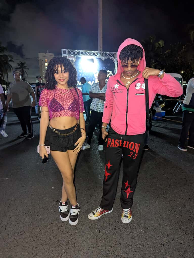 Santo Domingo se viste de rosado y brillo para recibir a Omar Courtz | 5 | Santo Domingo se viste de rosado y brillo para recibir a Omar Courtz