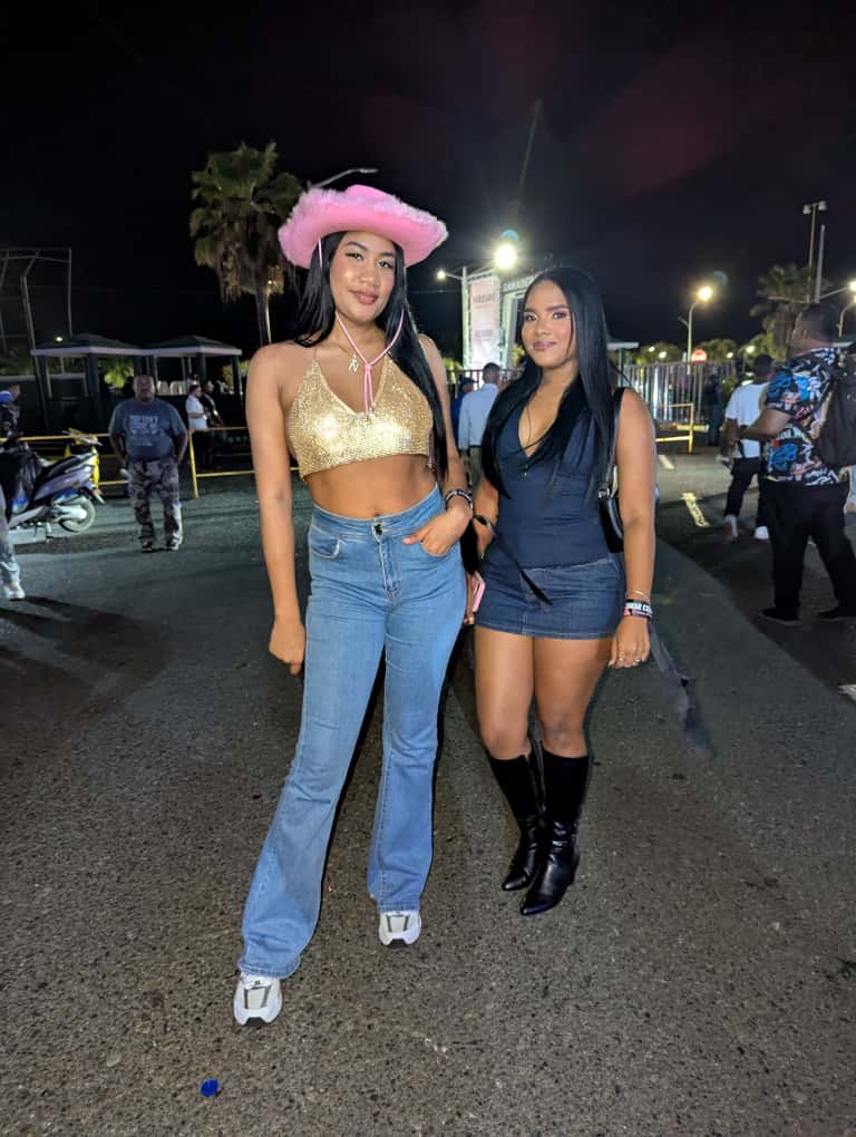 Santo Domingo se viste de rosado y brillo para recibir a Omar Courtz | 8 | Santo Domingo se viste de rosado y brillo para recibir a Omar Courtz