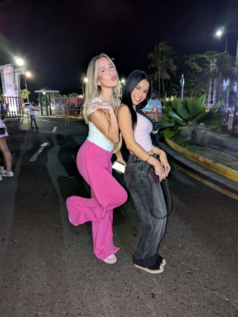 Santo Domingo se viste de rosado y brillo para recibir a Omar Courtz | 4 | Santo Domingo se viste de rosado y brillo para recibir a Omar Courtz