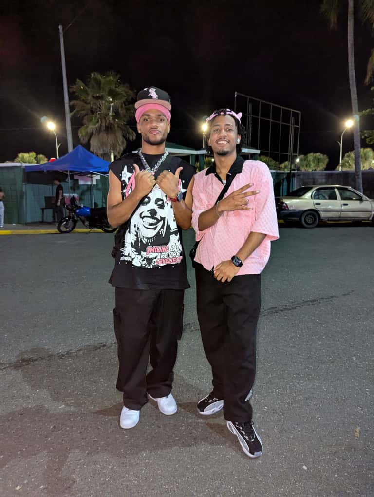 Santo Domingo se viste de rosado y brillo para recibir a Omar Courtz | 10 | Santo Domingo se viste de rosado y brillo para recibir a Omar Courtz