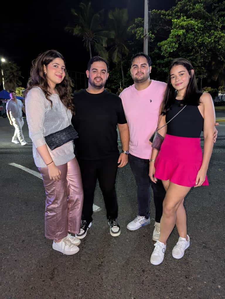 Santo Domingo se viste de rosado y brillo para recibir a Omar Courtz | 9 | Santo Domingo se viste de rosado y brillo para recibir a Omar Courtz