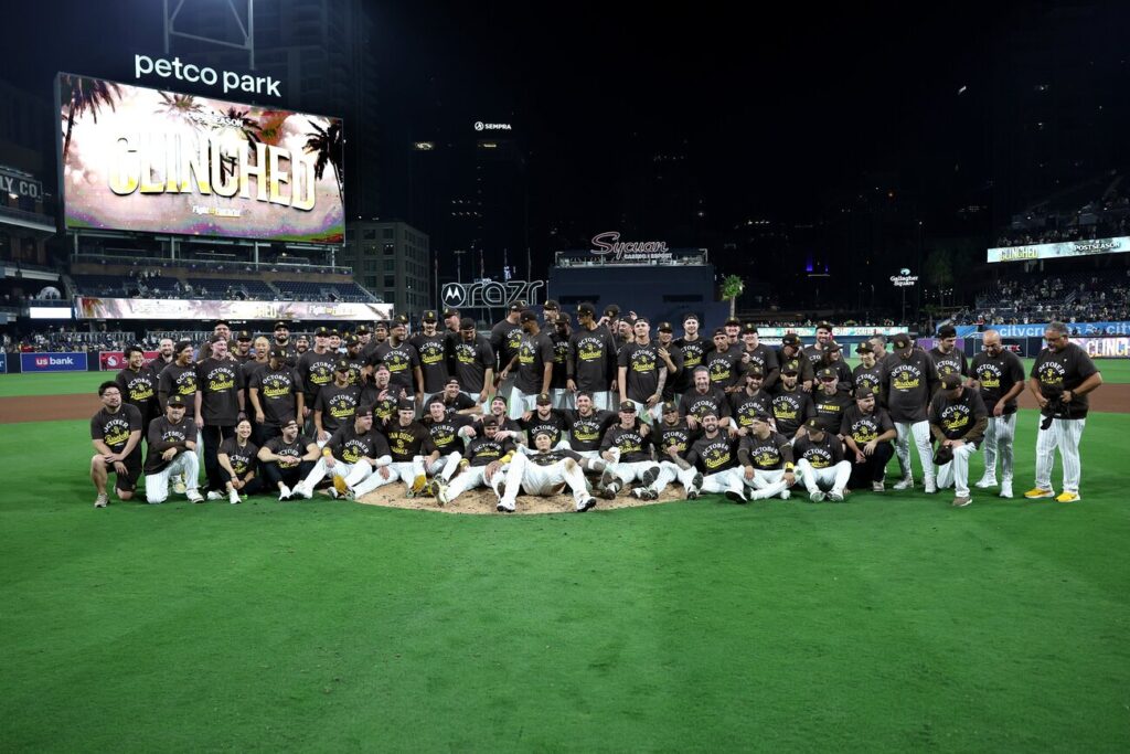 Padres sellan su pase a la postemporada con un walk-off y celebran su cuarta clasificación en seis años - Noticias de hoy en República Dominicana | De Último Minuto