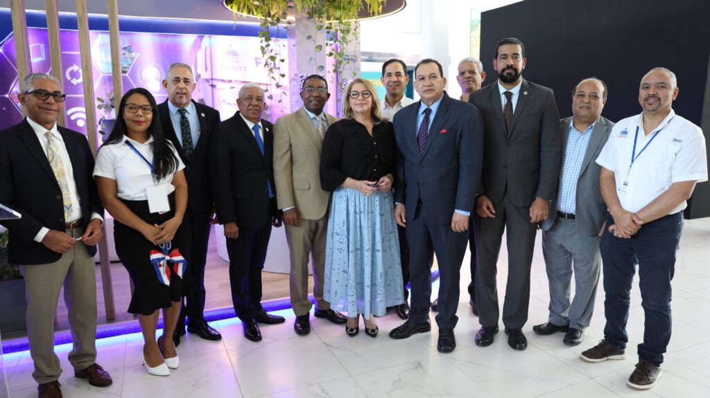 MESCyT inaugura stand en la Feria Internacional del Libro 2025 - Noticias de hoy en República Dominicana | De Último Minuto