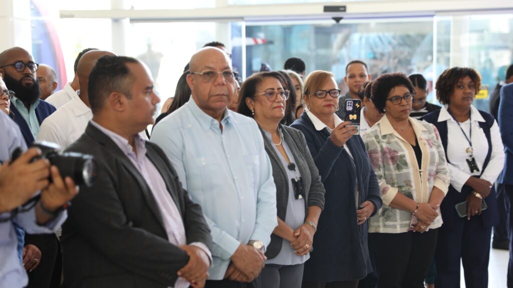 MESCyT inaugura stand en la Feria Internacional del Libro 2025 - Noticias de hoy en República Dominicana | De Último Minuto