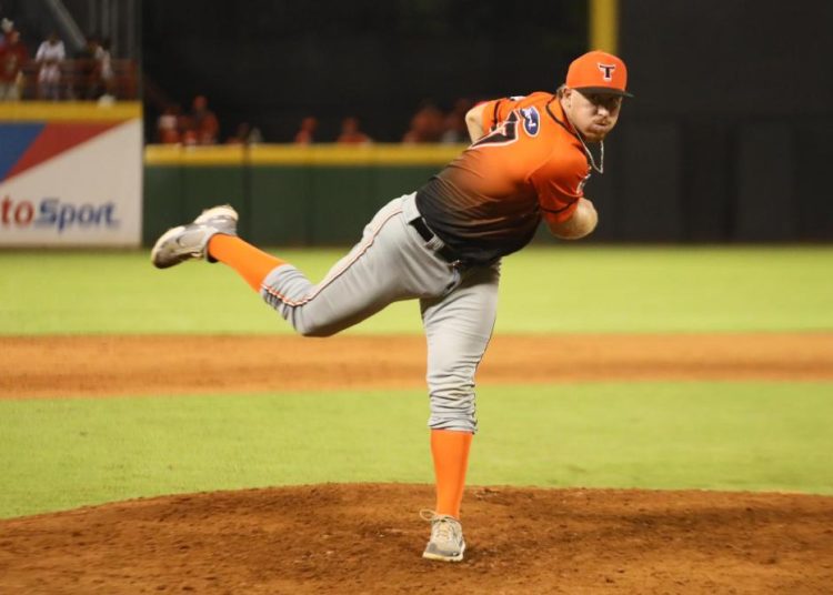 Toros del Este traen a Joe Corbett de regreso para reforzar el bullpen